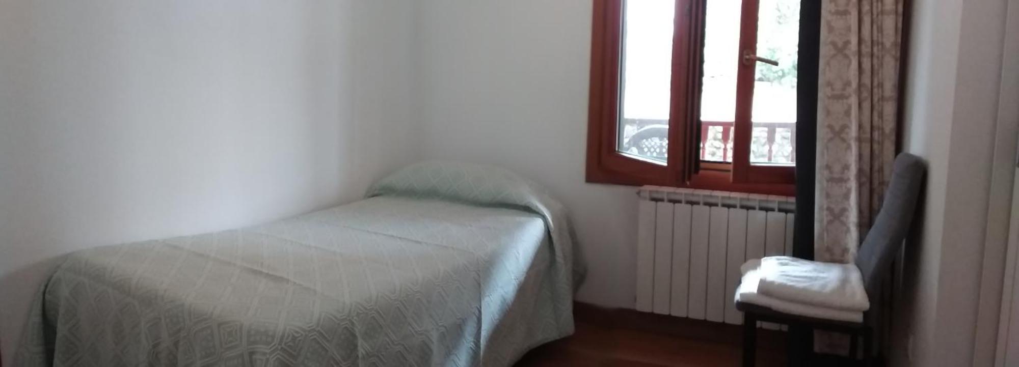Einzelzimmer mit Balkon